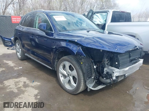 2021 Audi Q5 Premium Plus with VIN WA1BAAFY6M2015664, listed as a IAAI auction lot 41860435 with 26,088 mi miles. Bid and sale history available at carsss.com. Image 1.