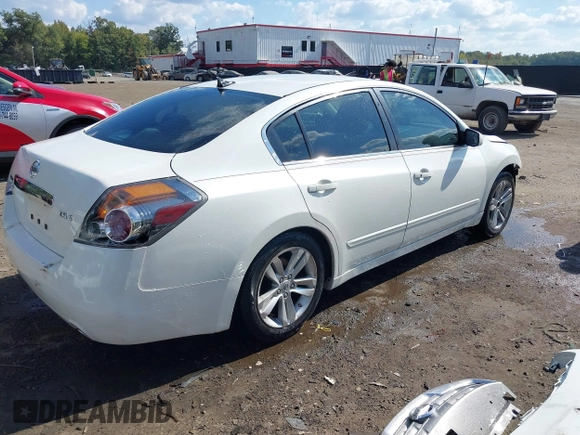 2011 Nissan Altima 2.5 S with VIN 1N4AL2AP6BN476218, listed as a IAAI auction lot 37731114 with 142,047 mi miles. Bid and sale history available at carsss.com. Image 4.