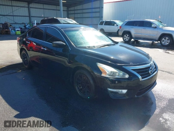 2014 Nissan Altima 2.5 with VIN 1N4AL3AP9EN375913, listed as a IAAI auction lot 41820544 with 201,850 mi miles. Bid and sale history available at carsss.com. Image 1.