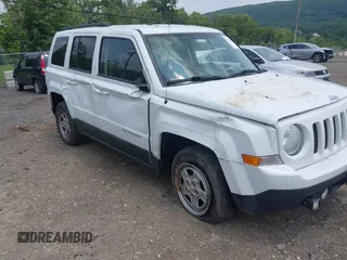 2015 Jeep Patriot Sport с VIN 1C4NJRBB6FD109330, выставлен на аукционе IAAI как лот 42486124 с пробегом 111 618 миль миль и . История ставок и продаж доступна на DreamBid. Изображение 6.
