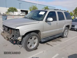 2004 Chevrolet Tahoe LS z VIN 1GNEC13T24R153092, wystawiony jako IAAI lot #42508196 z przebiegiem 175 580 mil mil oraz . Historia ofert i sprzedaży dostępna na DreamBid. Obrazek 2.