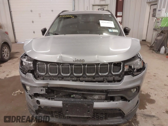 2022 Jeep Compass Latitude with VIN 3C4NJDBB1NT164537, listed as a IAAI auction lot 41424844 with 53,020 mi miles and . Bid and sale history available at DreamBid. Image 12.