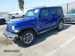 2018 Jeep Wrangler Unlimited Sahara z VIN 1C4HJXEG2JW211116, wystawiony jako IAAI lot #42250718 z przebiegiem 67 771 mil mil oraz . Historia ofert i sprzedaży dostępna na DreamBid. Obrazek 17.