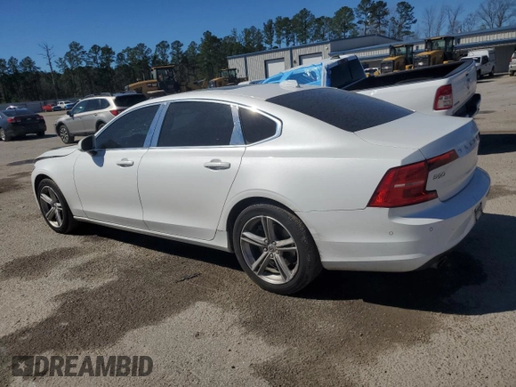 2018 Volvo S90 Momentum with VIN LVY982MK3JP024026, listed as a Copart auction lot 45590905 with 82,121 mi miles and Salvage Title. Bid and sale history available at carsss.com. Image 2.