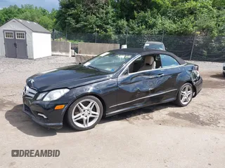 2011 Mercedes-Benz E 550 with VIN WDDKK7CF2BF065434, listed as a IAAI auction lot 42560763 with 85,579 mi miles and . Bid and sale history available at DreamBid. Image 6.