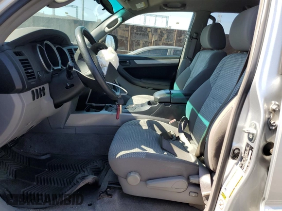 2009 Toyota 4Runner SR5 z VIN JTEZU14R39K026678, wystawiony jako Copart lot #47125445 z przebiegiem 142 719 mil mil oraz Szkoda całkowita • Salvage title. Historia ofert i sprzedaży dostępna na DreamBid. Obrazek 7.