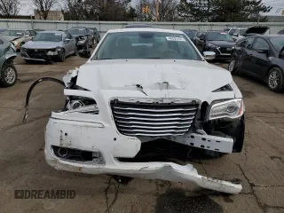 2014 Chrysler 300 C with VIN 2C3CCAKT8EH287743, listed as a Copart auction lot 46525465 with 86,282 mi miles and Salvage Title. Bid and sale history available at DreamBid. Image 5.