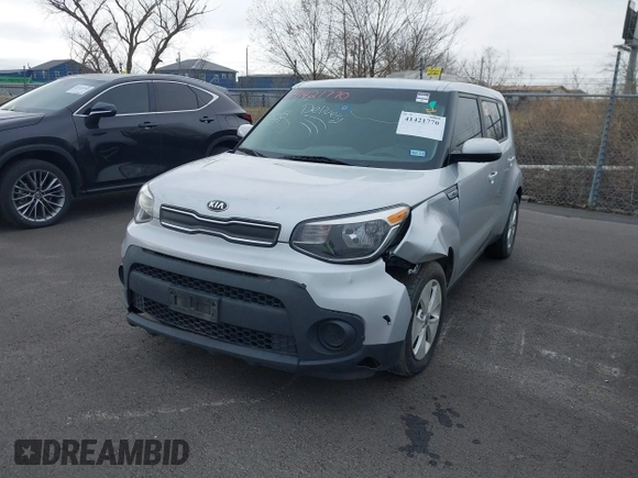 2018 Kia Soul with VIN KNDJN2A25J7597186, listed as a IAAI auction lot 41421770 with 283,072 mi miles. Bid and sale history available at carsss.com. Image 6.