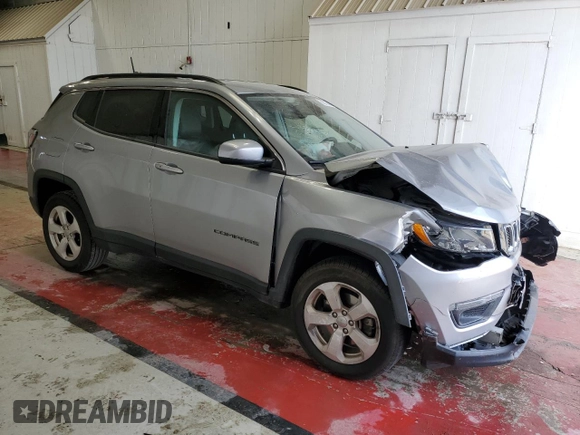 2018 Jeep Compass Latitude z VIN 3C4NJDBB3JT360814, wystawiony jako Copart lot #55018455 z przebiegiem 69 582 mil mil oraz Szkoda całkowita • Salvage title. Historia ofert i sprzedaży dostępna na DreamBid. Obrazek 4.