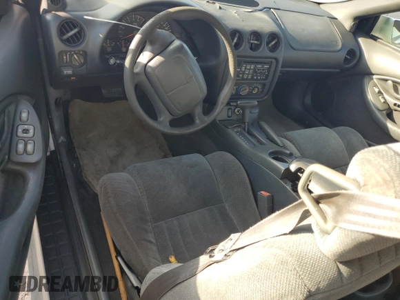 1998 Pontiac Firebird Firebird z VIN 2G2FS22K4W2216654, wystawiony jako Copart lot #87287814 z przebiegiem Nie podano mil oraz Czysty tytuł • Clean title. Historia ofert i sprzedaży dostępna na DreamBid. Obrazek 8.