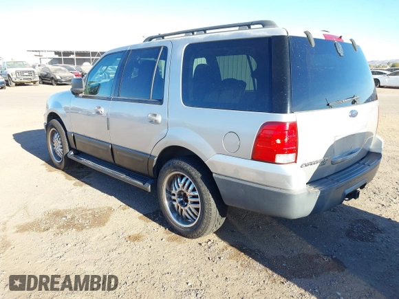2006 Ford Expedition Special Service with VIN 1FMPU15596LA24054, listed as a IAAI auction lot 41392864 with 187,927 mi miles. Bid and sale history available at carsss.com. Image 3.