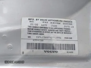 2000 Volvo V70 with VIN YV1LZ56D7Y2712994, listed as a IAAI auction lot 41642717 with 261,138 mi miles. Bid and sale history available at carsss.com. Image 9.