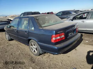 2000 Volvo S70 z VIN YV1LT56DXY2644773, wystawiony jako Copart lot #83632384 z przebiegiem 93 050 mil mil oraz Szkody całkowita. Historia ofert i sprzedaży dostępna na DreamBid. Obrazek 2.
