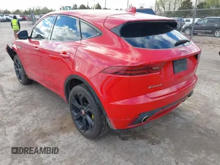 2018 Jaguar E-Pace First Edition z VIN SADFL2FX3J1Z06001, wystawiony jako IAAI lot #41805333 z przebiegiem 85 148 mil mil oraz . Historia ofert i sprzedaży dostępna na DreamBid. Obrazek 3.