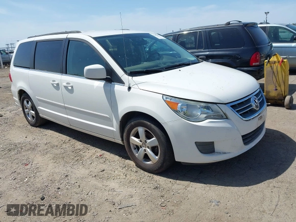 2011 Volkswagen Routan SE z VIN 2V4RW3DGXBR805002, wystawiony jako IAAI lot #42281499 z przebiegiem 139 913 mil mil oraz . Historia ofert i sprzedaży dostępna na DreamBid. Obrazek 1.