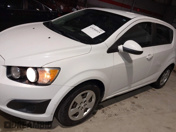 2013 Chevrolet Sonic LS z VIN 1G1JA6SH6D4189641, wystawiony jako IAAI lot #41656015 z przebiegiem 197 027 mil mil oraz . Historia ofert i sprzedaży dostępna na DreamBid. Obrazek 6.