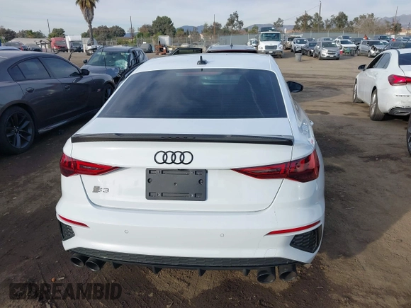 2024 Audi S3 Prestige z VIN WAUJ3DGY8RA070820, wystawiony jako IAAI lot #41106634 z przebiegiem 6358 mil mil oraz . Historia ofert i sprzedaży dostępna na DreamBid. Obrazek 16.