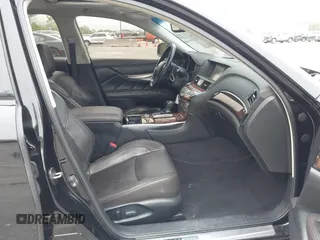 2015 Infiniti Q70 z VIN JN1BY1AR6FM561165, wystawiony jako IAAI lot #41622832 z przebiegiem 121 522 mil mil oraz . Historia ofert i sprzedaży dostępna na DreamBid. Obrazek 5.