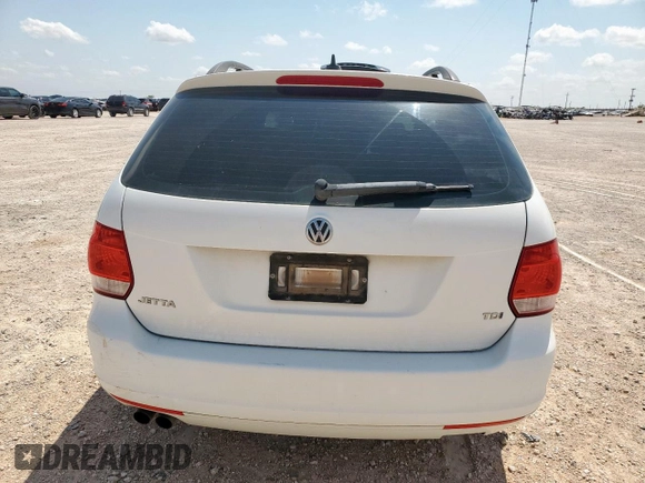 2014 Volkswagen Jetta TDI w/Sunroof & Nav с VIN 3VWPL7AJ4EM621135, выставлен на аукционе Copart как лот 61494425 с пробегом 52 781 миль миль и Списание • Salvage title. История ставок и продаж доступна на DreamBid. Изображение 6.
