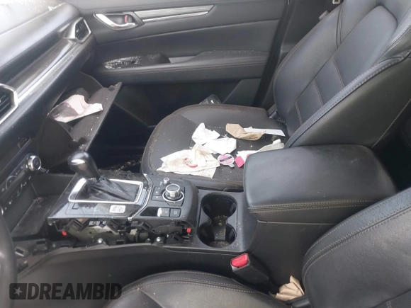 2018 Mazda CX-5 Grand Touring z VIN JM3KFADM5J1365772, wystawiony jako IAAI lot #42251805 z przebiegiem 44 599 mil mil oraz . Historia ofert i sprzedaży dostępna na DreamBid. Obrazek 5.