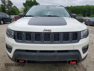 2020 Jeep Compass Trailhawk z VIN 3C4NJDDB1LT122251, wystawiony jako Copart lot #55255875 z przebiegiem 104 462 mil mil oraz Szkoda całkowita • Salvage title. Historia ofert i sprzedaży dostępna na DreamBid. Obrazek 5.