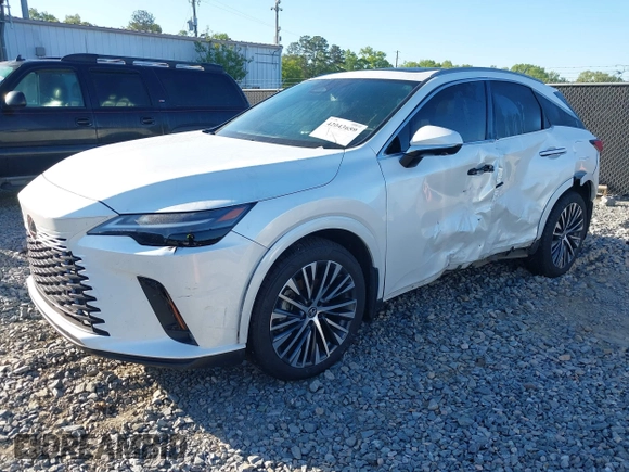 2023 Lexus RX 350 z VIN JTJCHMAA7P2002716, wystawiony jako IAAI lot #42043659 z przebiegiem 49 209 mil mil oraz . Historia ofert i sprzedaży dostępna na DreamBid. Obrazek 17.