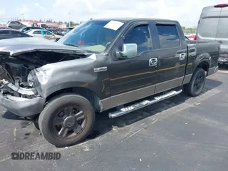 2006 Ford F-150 XLT с VIN 1FTPW12556FA47557, выставлен на аукционе IAAI как лот 42657262 с пробегом Не указан миль и . История ставок и продаж доступна на DreamBid. Изображение 18.
