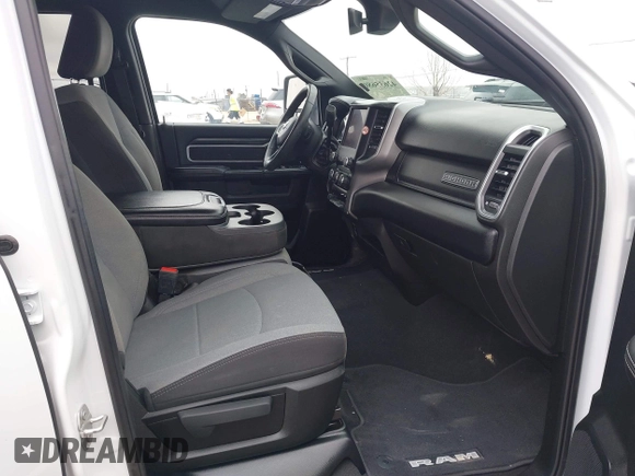 2024 Ram 2500 Big Horn with VIN 3C6UR5DL1RG233118, listed as a IAAI auction lot 42635680 with 46,755 mi miles and . Bid and sale history available at DreamBid. Image 5.