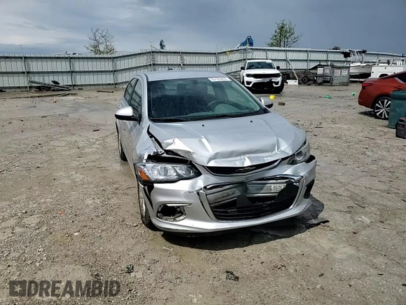 2017 Chevrolet Sonic LT z VIN 1G1JD5SH9H4122507, wystawiony jako Copart lot #55165265 z przebiegiem 173 818 mil mil oraz Szkoda całkowita • Salvage title. Historia ofert i sprzedaży dostępna na DreamBid. Obrazek 13.
