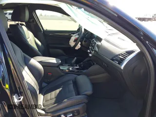2021 BMW X4 xDrive30i z VIN 5UX2V1C06M9E42747, wystawiony jako IAAI lot #41661458 z przebiegiem 66 292 mil mil oraz . Historia ofert i sprzedaży dostępna na DreamBid. Obrazek 5.