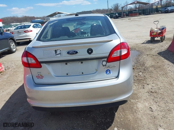 2013 Ford Fiesta SE with VIN 3FADP4BJ2DM173456, listed as a IAAI auction lot 41785902 with 87,004 mi miles. Bid and sale history available at carsss.com. Image 17.