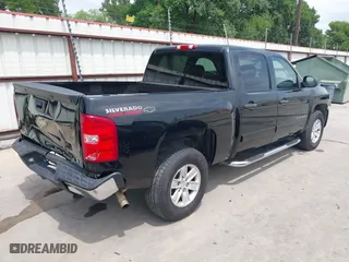 2007 Chevrolet Silverado 1500 LT w/1LT with VIN 2GCEC13C471510651, listed as a IAAI auction lot 42013351 with 144,185 mi miles. Bid and sale history available at carsss.com. Image 4.
