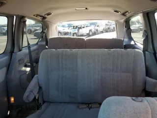 2000 Toyota Sienna CE with VIN 4T3ZF19C9YU222343, listed as a Copart auction lot 69520224 with 524,710 mi miles and Salvage Title. Bid and sale history available at carsss.com. Image 10.