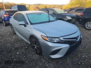 2018 Toyota Camry LE z VIN 4T1B11HK9JU576855, wystawiony jako Copart lot #78108294 z przebiegiem 156 225 mil mil oraz Czysty tytuł • Clean title. Historia ofert i sprzedaży dostępna na DreamBid. Obrazek 1.