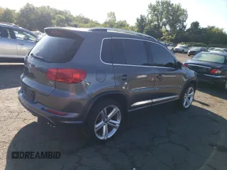 2016 Volkswagen Tiguan SE with VIN WVGBV7AX6GW052539, listed as a Copart auction lot 70010574 with 124,622 mi miles and Clean Title. Bid and sale history available at DreamBid. Image 3.