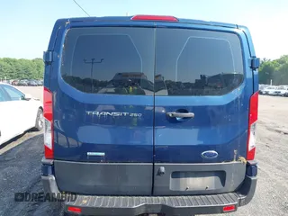 2019 Ford Transit z VIN 1FTYR1ZG6KKA84380, wystawiony jako IAAI lot #42456376 z przebiegiem 112 719 mil mil oraz . Historia ofert i sprzedaży dostępna na DreamBid. Obrazek 16.