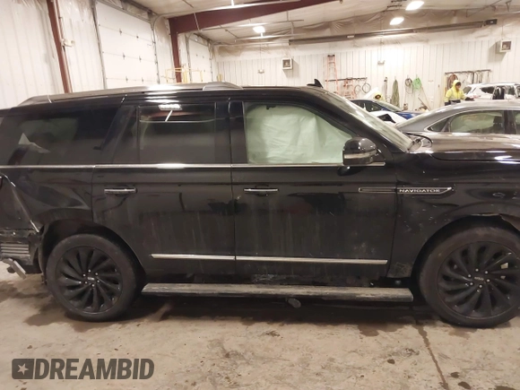 2021 Lincoln Navigator Reserve z VIN 5LMJJ2LT3MEL11572, wystawiony jako IAAI lot #41615607 z przebiegiem 94 792 mil mil oraz . Historia ofert i sprzedaży dostępna na DreamBid. Obrazek 12.