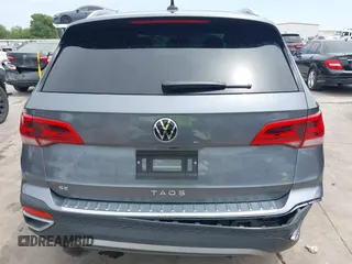 2022 Volkswagen Taos SE z VIN 3VVSX7B2XNM062037, wystawiony jako IAAI lot #42051064 z przebiegiem 30 149 mil mil oraz . Historia ofert i sprzedaży dostępna na DreamBid. Obrazek 17.