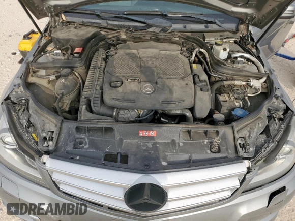 2013 Mercedes-Benz C 350 Sport с VIN WDDGF5HB1DA818794, выставлен на аукционе Copart как лот 57690935 с пробегом 166 511 миль миль и Списание • Salvage title. История ставок и продаж доступна на DreamBid. Изображение 11.