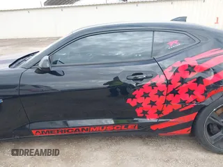 2019 Chevrolet Camaro 1SS z VIN 1G1FE1R73K0141237, wystawiony jako IAAI lot #41550025 z przebiegiem 35 477 mil mil oraz . Historia ofert i sprzedaży dostępna na DreamBid. Obrazek 14.