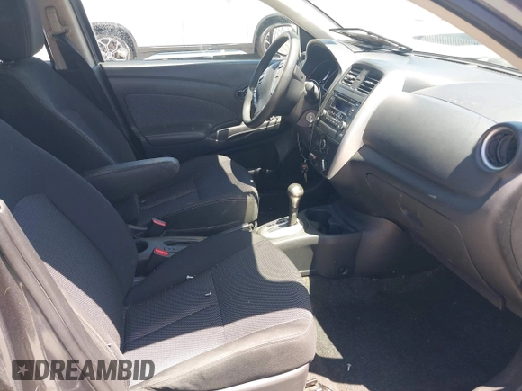 2016 Nissan Versa S z VIN 3N1CN7AP6GL878986, wystawiony jako IAAI lot #42317275 z przebiegiem 124 426 mil mil oraz . Historia ofert i sprzedaży dostępna na DreamBid. Obrazek 5.