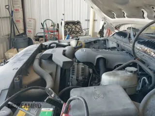 2004 Chevrolet Suburban LT z VIN 1GNFK16Z34J224578, wystawiony jako IAAI lot #42607252 z przebiegiem 293 717 mil mil oraz . Historia ofert i sprzedaży dostępna na DreamBid. Obrazek 12.