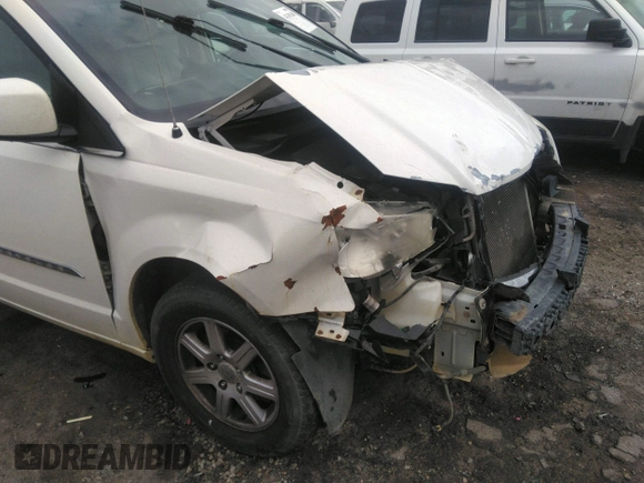 2013 Chrysler Town & Country Touring with VIN 2C4RC1BG7DR526894, listed as a IAAI auction lot 41365168 with 166,003 mi miles. Bid and sale history available at carsss.com. Image 13.