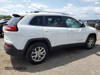2016 Jeep Cherokee Latitude with VIN 1C4PJMCB2GW375170, listed as a Copart auction lot 66124075 with 104,929 mi miles and Clean title. Bid and sale history available at DreamBid. Image 3.