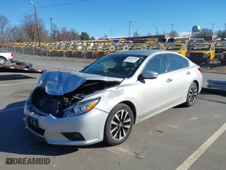 2018 Nissan Altima 2.5 SV with VIN 1N4AL3AP9JC158108, listed as a IAAI auction lot 41464382 with 123,129 mi miles. Bid and sale history available at carsss.com. Image 17.