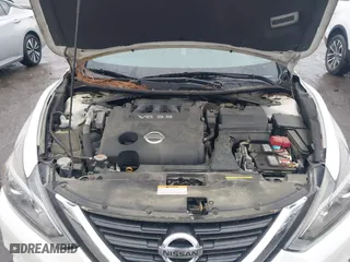 2016 Nissan Altima 3.5 SL with VIN 1N4BL3AP4GC163410, listed as a IAAI auction lot 41945963 with 111,715 mi miles. Bid and sale history available at carsss.com. Image 10.