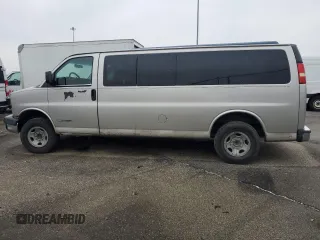 2006 GMC Savana with VIN 1GJHG39U461235938, listed as a Copart auction lot 43977635 with Not Provided miles and Clean Title. Bid and sale history available at carsss.com. Image 2.