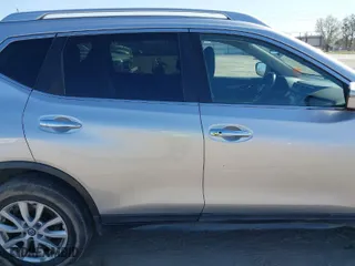 2019 Nissan Rogue SV with VIN KNMAT2MT5KP508969, listed as a IAAI auction lot 41857074 with 105,695 mi miles. Bid and sale history available at carsss.com. Image 14.