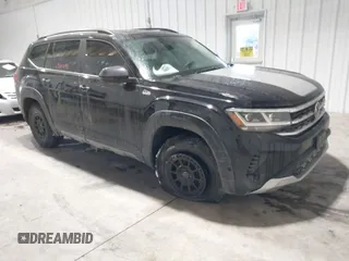 2021 Volkswagen Atlas 3.6L V6 SE w/Technology with VIN 1V2KR2CA7MC540494, listed as a IAAI auction lot 41562095 with 105,795 mi miles. Bid and sale history available at carsss.com. Image 1.