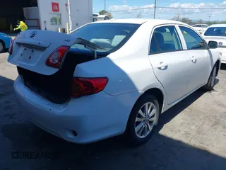 2010 Toyota Corolla z VIN 1NXBU4EE9AZ236130, wystawiony jako IAAI lot #41939861 z przebiegiem 153 922 mil mil oraz . Historia ofert i sprzedaży dostępna na DreamBid. Obrazek 4.
